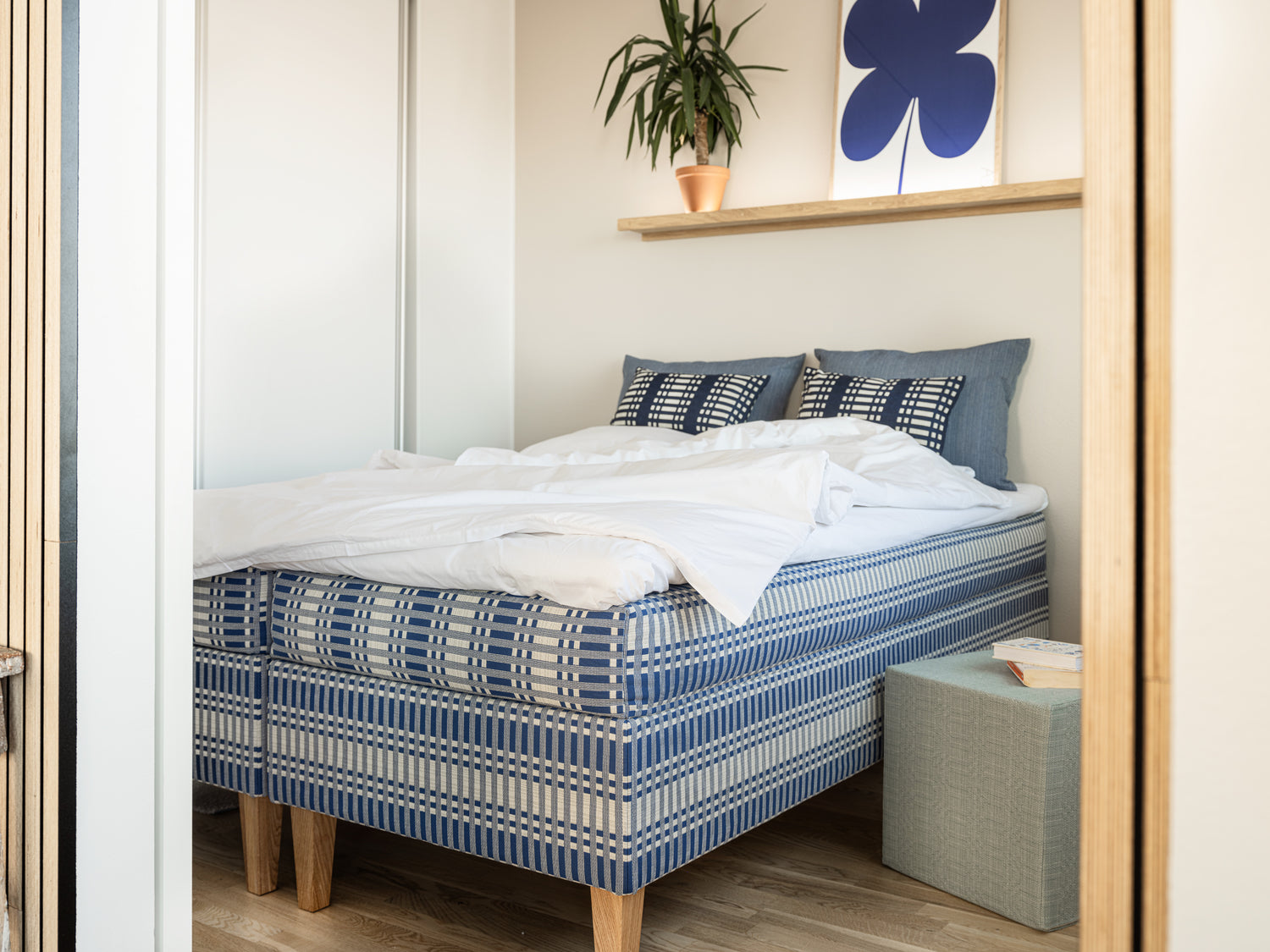 HUILI-sänky | Johanna Gullichsen X Villa & Peite | Tithonus Sininen