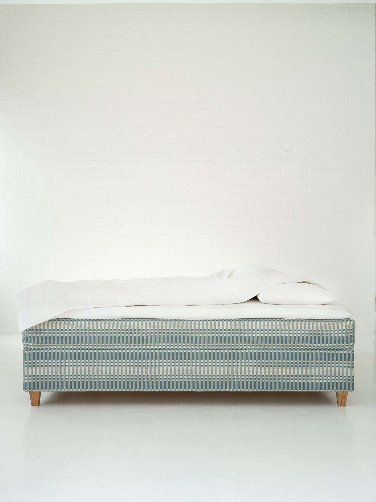 HUILI-sänky | Johanna Gullichsen X Villa & Peite | Tithonus Vihreä