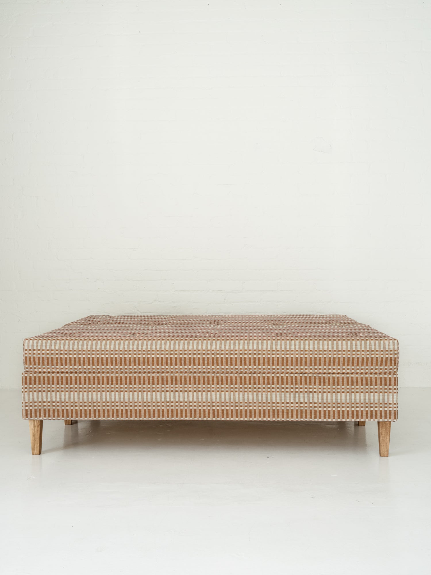 HUILI-sänky | Johanna Gullichsen X Villa & Peite | Tithonus Tiili